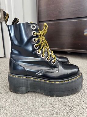 Dr. Martens Jadon Platform Boots – AirWair Sole – Like New